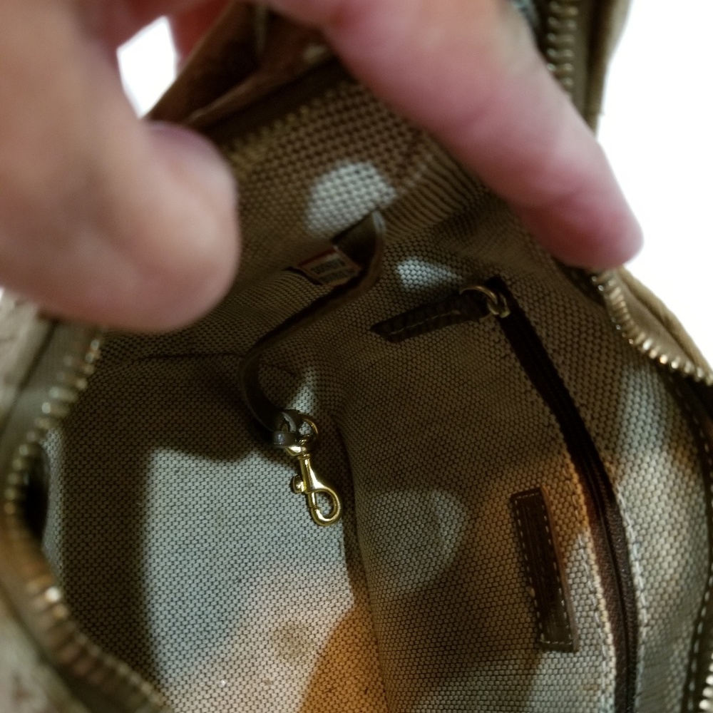 Dooney & Bourke - Picture 6 of 8